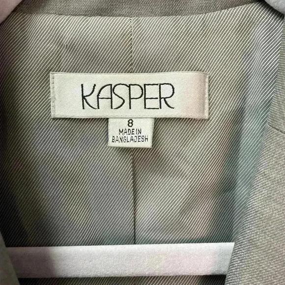 Kasper Gray Pant Suit size 8 Blazer, Size 10 pants Work/Career - Picture 2 of 16